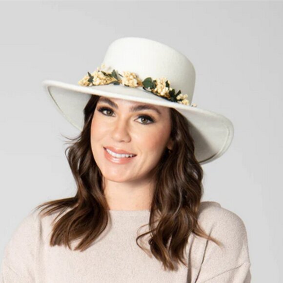 Anthropologie San Diego Hat Co. Boater Bliss Babies Breath Flower Floral Hat NWT